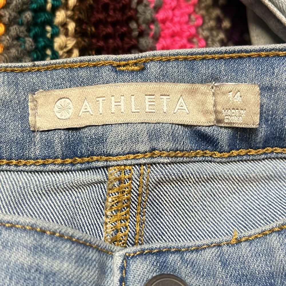 ❤️Athleta Skulptek Slim Straight JeansSize 14 New MSRP $108